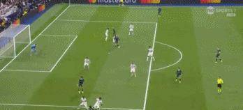 吕迪格抱摔哈兰德引爆欧冠争议！VAR只看一遍判点球，瓜迪奥拉暴怒现场